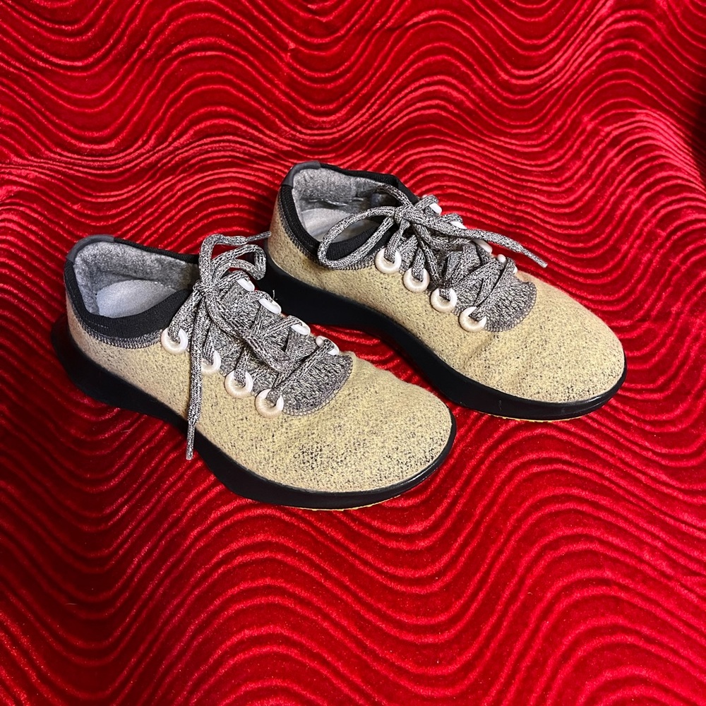Stylish Gray and Black Sneakers